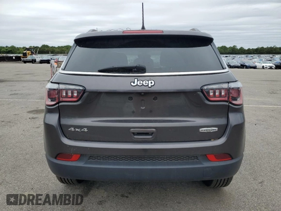 2019 Jeep Compass Latitude z VIN 3C4NJDBB8KT850859, wystawiony jako Copart lot #62680455 z przebiegiem 34 626 mil mil oraz Szkoda całkowita • Salvage title. Historia ofert i sprzedaży dostępna na DreamBid. Obrazek 6.