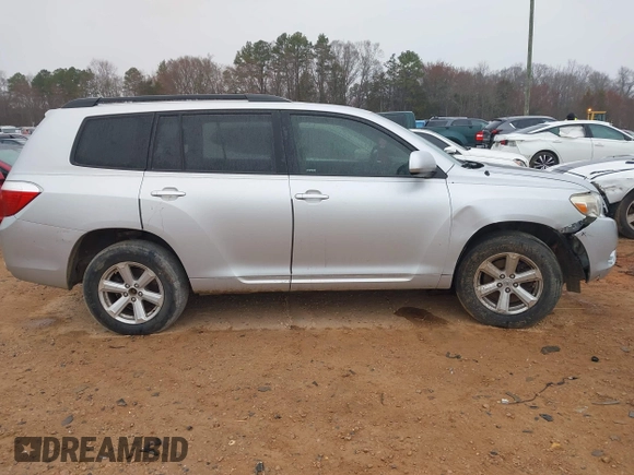 2009 Toyota Highlander z VIN JTEES41A392137445, wystawiony jako IAAI lot #41528613 z przebiegiem 206 431 mil mil oraz . Historia ofert i sprzedaży dostępna na DreamBid. Obrazek 13.