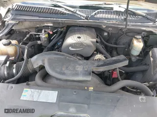 2002 Chevrolet Suburban LS with VIN 3GNEC16Z92G208330, listed as a IAAI auction lot 41907799 with 469,040 mi miles. Bid and sale history available at carsss.com. Image 10.