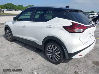 2024 Nissan Kicks SV with VIN 3N1CP5CV6RL544499, listed as a IAAI auction lot 42016884 with 451 mi miles. Bid and sale history available at carsss.com. Image 3.