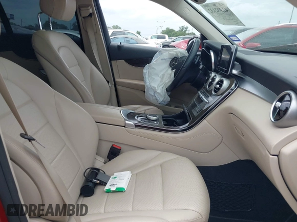 2019 Mercedes-Benz GLC 300 with VIN WDC0G4JB5KV120914, listed as a IAAI auction lot 42302432 with Not provided miles and . Bid and sale history available at DreamBid. Image 5.