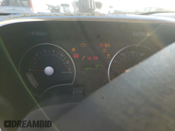 2010 Ford Explorer XLT z VIN 1FMEU6DE8AUA12003, wystawiony jako Copart lot #82814403 z przebiegiem 119 721 mil mil oraz Szkoda całkowita • Salvage title. Historia ofert i sprzedaży dostępna na DreamBid. Obrazek 9.