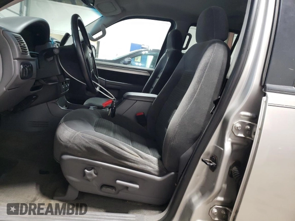 2003 Ford Explorer XLT z VIN 1FMZU73K03ZA66531, wystawiony jako Copart lot #61085955 z przebiegiem 225 514 mil mil oraz Szkoda całkowita • Salvage title. Historia ofert i sprzedaży dostępna na DreamBid. Obrazek 7.