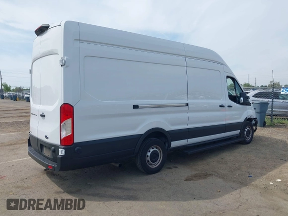 2022 Ford Transit Cargo with VIN 1FTBW3XG9NKA84214, listed as a IAAI auction lot 42033413 with 6,746 mi miles and . Bid and sale history available at DreamBid. Image 4.