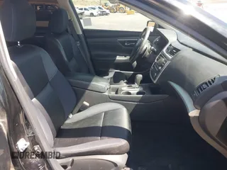 2017 Nissan Altima S z VIN 1N4AL3AP9HC173928, wystawiony jako IAAI lot #41884621 z przebiegiem 73 217 mil mil oraz . Historia ofert i sprzedaży dostępna na DreamBid. Obrazek 5.