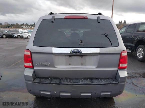 2008 Ford Escape Limited with VIN 1FMCU04178KD00117, listed as a IAAI auction lot 41594300 with 252,882 mi miles. Bid and sale history available at carsss.com. Image 16.