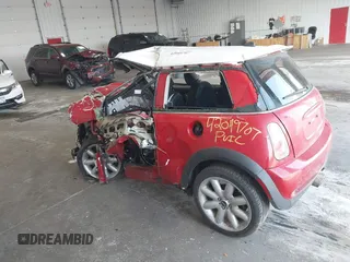 2006 MINI Hardtop S with VIN WMWRE33536TL20807, listed as a IAAI auction lot 42049707 with Not provided miles and . Bid and sale history available at DreamBid. Image 3.
