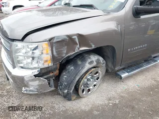 2012 Chevrolet Silverado 1500 LT with VIN 1GCNKSE00CZ326935, listed as a IAAI auction lot 41445520 with 121,035 mi miles. Bid and sale history available at carsss.com. Image 6.