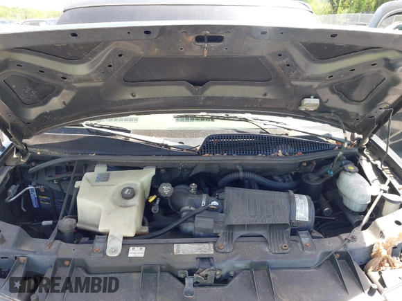 2003 Chevrolet Express Passenger with VIN 1GAHG35U631142890, listed as a IAAI auction lot 42086091 with 127,191 mi miles and . Bid and sale history available at DreamBid. Image 10.