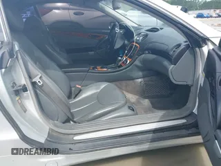 2004 Mercedes-Benz SL 500 z VIN WDBSK75F94F077444, wystawiony jako IAAI lot #42366519 z przebiegiem 181 413 mil mil oraz . Historia ofert i sprzedaży dostępna na DreamBid. Obrazek 5.