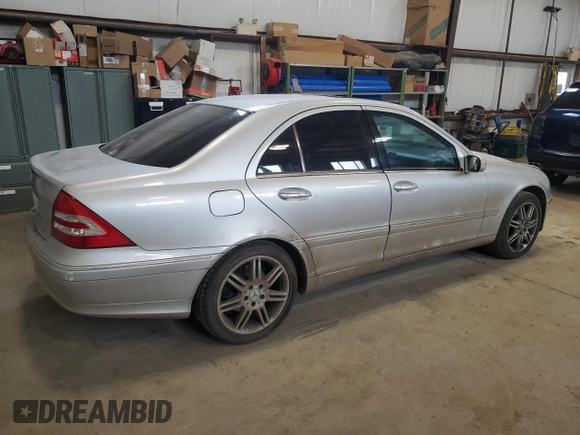 2007 Mercedes-Benz C 280 Luxury with VIN WDBRF54H57F932753, listed as a Copart auction lot 57298235 with 175,759 mi miles and Clean title. Bid and sale history available at DreamBid. Image 3.