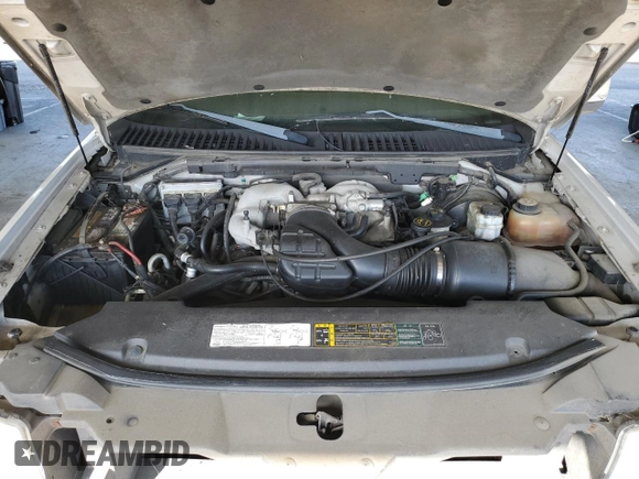 2004 Lincoln Navigator Luxury with VIN 5LMFU28R34LJ41588, listed as a Copart auction lot 59228125 with 200,699 mi miles and Clean title. Bid and sale history available at DreamBid. Image 12.