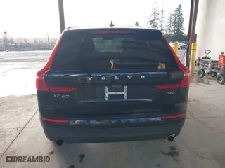 2018 Volvo XC60 Momentum with VIN LYVA22RKXJB101579, listed as a IAAI auction lot 41722082 with 33,579 mi miles. Bid and sale history available at carsss.com. Image 16.