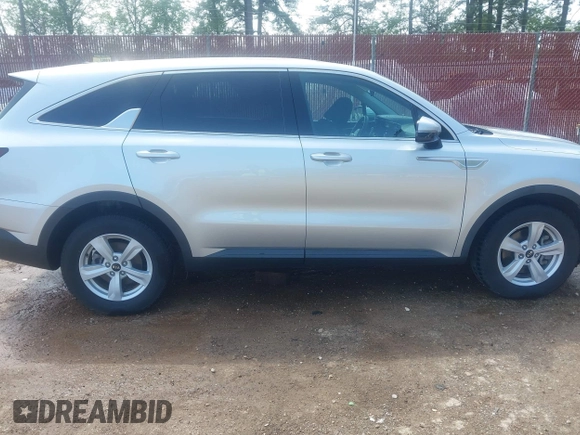 2021 Kia Sorento LX with VIN 5XYRG4LC3MG052013, listed as a IAAI auction lot 41930953 with 86,429 mi miles. Bid and sale history available at carsss.com. Image 13.