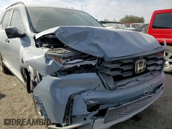 2025 Honda Pilot TrailSport with VIN 5FNYG1H62SB012877, listed as a Copart auction lot 42648605 with 3,631 mi miles and Salvage Title. Bid and sale history available at carsss.com. Image 12.