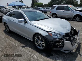 2014 Mercedes-Benz E 350 z VIN WDDKJ5KB3EF257147, wystawiony jako Copart lot #58839015 z przebiegiem 110 024 mil mil oraz Szkoda całkowita • Salvage title. Historia ofert i sprzedaży dostępna na DreamBid. Obrazek 4.