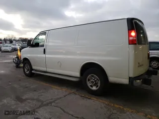 2019 GMC Savana Cargo Van with VIN 1GTW7AFG6K1314555, listed as a Copart auction lot 84902994 with 258,571 mi miles and Salvage Title. Bid and sale history available at carsss.com. Image 2.