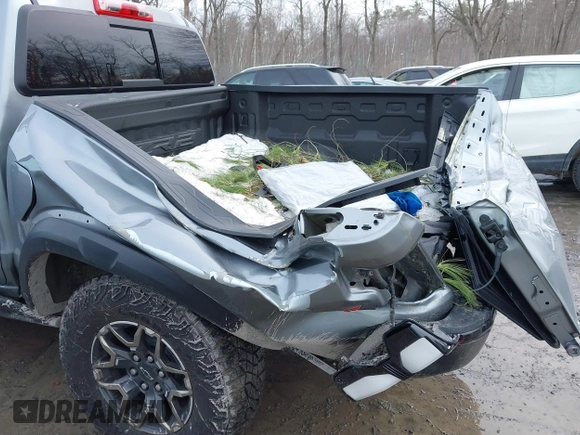 2024 Chevrolet Colorado 4WD ZR2 with VIN 1GCPTFEK7R1153937, listed as a IAAI auction lot 41637648 with 5,862 mi miles and . Bid and sale history available at DreamBid. Image 6.