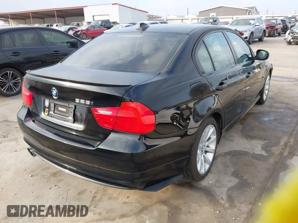 2011 BMW 3 Series 328i xDrive with VIN WBAPK5G50BNN24565, listed as a IAAI auction lot 41696511 with 112,008 mi miles. Bid and sale history available at carsss.com. Image 4.