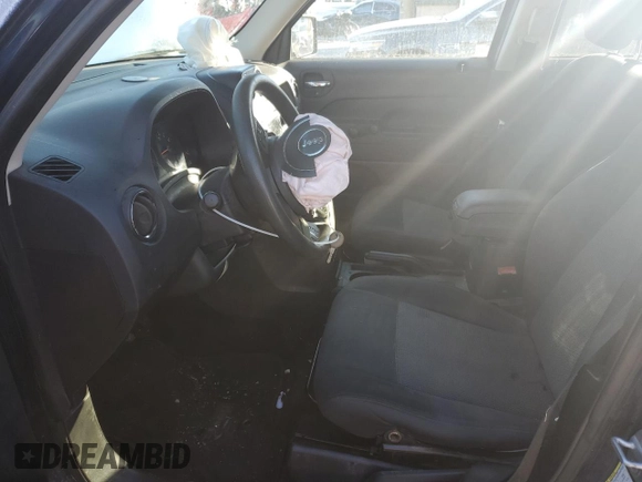 2013 Jeep Patriot Sport z VIN 1C4NJPBA3DD130144, wystawiony jako Copart lot #74302753 z przebiegiem 128 813 mil mil oraz Szkoda całkowita • Salvage title. Historia ofert i sprzedaży dostępna na DreamBid. Obrazek 7.