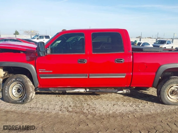 2006 Chevrolet Silverado 2500HD LT1 with VIN 1GCHK23D66F140082, listed as a IAAI auction lot 41331361 with NaN miles. Bid and sale history available at carsss.com. Image 14.