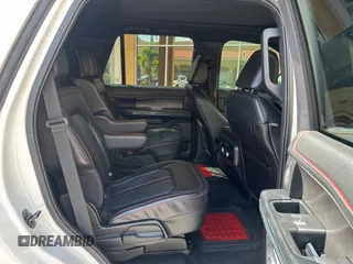 2021 Ford Expedition Limited z VIN 1FMJU1KT0MEA57485, wystawiony jako Copart lot #61282125 z przebiegiem 50 550 mil mil oraz Czysty tytuł • Clean title. Historia ofert i sprzedaży dostępna na DreamBid. Obrazek 6.