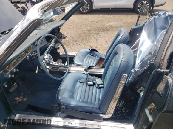 1965 Ford Mustang с VIN 5F08C604067, выставлен на аукционе Copart как лот 62315575 с пробегом 55 164 миль миль и Списание • Salvage title. История ставок и продаж доступна на DreamBid. Изображение 7.