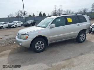 2006 Toyota Highlander w/3rd Row with VIN JTEEP21A160167427, listed as a IAAI auction lot 41815991 with 308,542 mi miles. Bid and sale history available at carsss.com. Image 2.