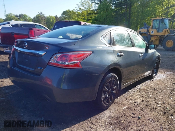 2013 Nissan Altima SV with VIN 1N4AL3AP6DC199929, listed as a IAAI auction lot 42019830 with 187,392 mi miles and . Bid and sale history available at carsss.com. Image 4.