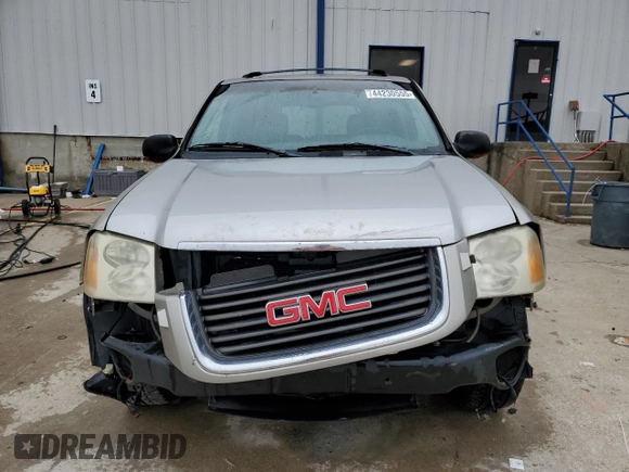 2002 GMC Envoy SLT with VIN 1GKDT13S122445936, listed as a Copart auction lot 44230555 with 203,640 mi miles and Non Repairable. Bid and sale history available at carsss.com. Image 5.