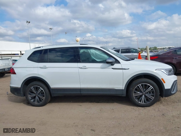 2024 Volkswagen Tiguan Wolfsburg Edition with VIN 3VV5B7AX8RM233687, listed as a IAAI auction lot 41504709 with 2,387 mi miles. Bid and sale history available at carsss.com. Image 13.