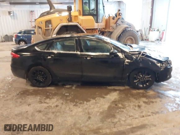 2019 Ford Fusion SE with VIN 3FA6P0HD3KR229021, listed as a IAAI auction lot 41576389 with 123,286 mi miles. Bid and sale history available at carsss.com. Image 13.