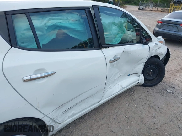 2015 Nissan LEAF SL z VIN 1N4AZ0CP2FC312062, wystawiony jako IAAI lot #42069975 z przebiegiem 250 000 mil mil oraz . Historia ofert i sprzedaży dostępna na DreamBid. Obrazek 6.
