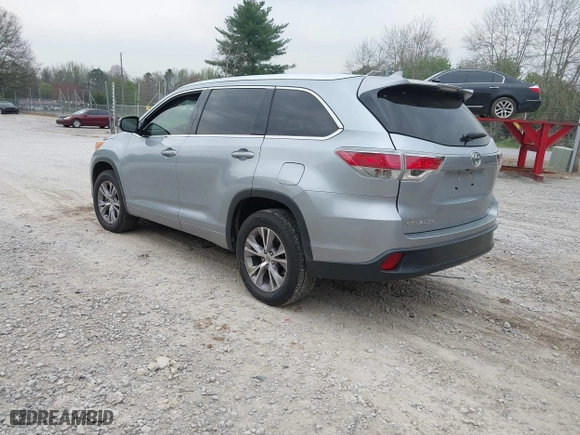 2014 Toyota Highlander XLE with VIN 5TDKKRFH3ES035284, listed as a IAAI auction lot 41909877 with 112,468 mi miles. Bid and sale history available at carsss.com. Image 3.