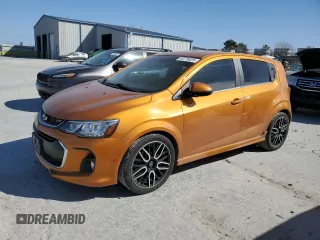 2017 Chevrolet Sonic LT z VIN 1G1JD6SH6H4150934, wystawiony jako Copart lot #48776025 z przebiegiem 137 553 mil mil oraz Czysty tytuł • Clean title. Historia ofert i sprzedaży dostępna na DreamBid. Obrazek 1.