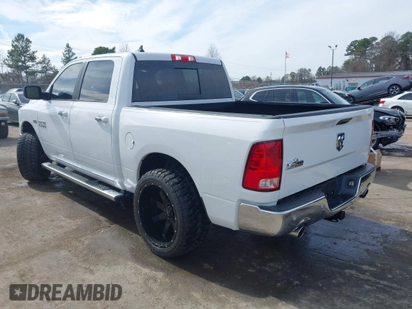 2018 Ram 1500 Lone Star Silver z VIN 1C6RR6LT0JS251829, wystawiony jako IAAI lot #41592139 z przebiegiem 49 017 mil mil oraz . Historia ofert i sprzedaży dostępna na DreamBid. Obrazek 3.