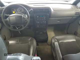 2001 Chevrolet Venture Warner Bros 1SE z VIN 1GNDX13E41D195922, wystawiony jako Copart lot #79113824 z przebiegiem 136 057 mil mil oraz Szkoda całkowita • Salvage title. Historia ofert i sprzedaży dostępna na DreamBid. Obrazek 8.