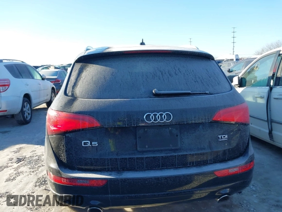 2014 Audi Q5 Premium Plus z VIN WA1CMAFP9EA043906, wystawiony jako IAAI lot #41382488 z przebiegiem 117 677 mil mil oraz . Historia ofert i sprzedaży dostępna na DreamBid. Obrazek 17.