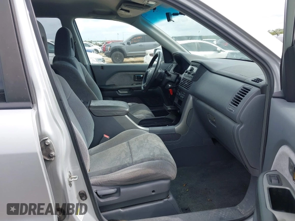2003 Honda Pilot EX with VIN 2HKYF18443H620002, listed as a IAAI auction lot 41688454 with 213,392 mi miles. Bid and sale history available at carsss.com. Image 5.