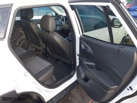 2024 Chevrolet Trax LT with VIN KL77LHE21RC053426, listed as a IAAI auction lot 41239809 with 7,381 mi miles. Bid and sale history available at carsss.com. Image 8.