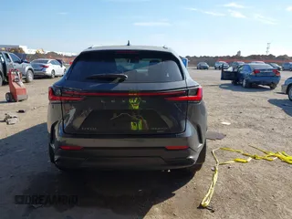 2024 Lexus NX 350h Premium z VIN 2T2GKCEZ4RC023717, wystawiony jako IAAI lot #41667789 z przebiegiem Nie podano mil oraz . Historia ofert i sprzedaży dostępna na DreamBid. Obrazek 16.