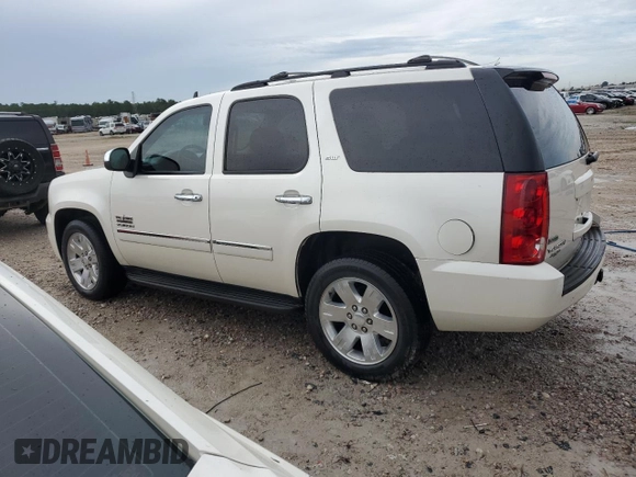 2011 GMC Yukon SLT with VIN 1GKS1CE0XBR401817, listed as a Copart auction lot 62592884 with 118,511 mi miles and Non Repairable. Bid and sale history available at carsss.com. Image 2.