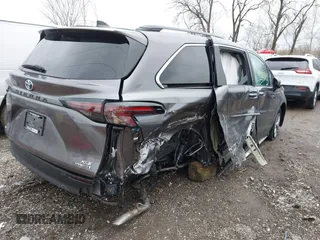 2024 Toyota Sienna XLE with VIN 5TDJSKFC8RS134633, listed as a IAAI auction lot 41498598 with 9,689 mi miles and . Bid and sale history available at DreamBid. Image 4.