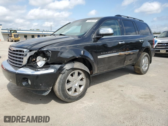 2008 Chrysler Aspen Limited z VIN 1A8HX58N58F158976, wystawiony jako Copart lot #51143135 z przebiegiem 140 638 mil mil oraz Szkoda całkowita • Salvage title. Historia ofert i sprzedaży dostępna na DreamBid. Obrazek 1.