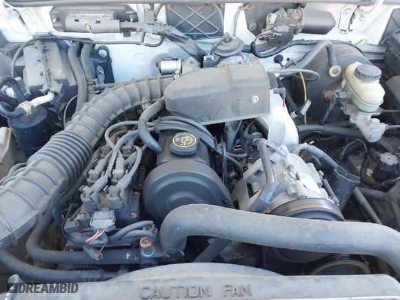 2000 Ford Ranger XL with VIN 1FTYR10C0YTB11635, listed as a IAAI auction lot 41345989 with 301,111 mi miles. Bid and sale history available at carsss.com. Image 10.