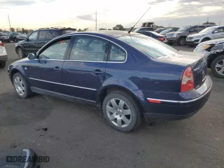 2002 Volkswagen Passat GLX with VIN WVWTH63B82P070975, listed as a Copart auction lot 69512334 with 174,829 mi miles and Salvage Title. Bid and sale history available at carsss.com. Image 2.