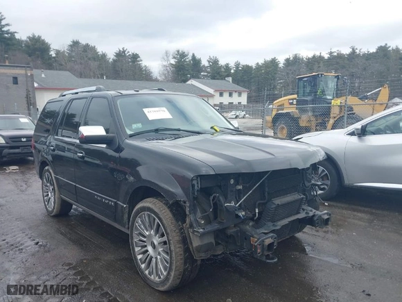 2015 Lincoln Navigator with VIN 5LMJJ2JT6FEJ09931, listed as a IAAI auction lot 41709770 with 137,674 mi miles. Bid and sale history available at carsss.com. Image 1.
