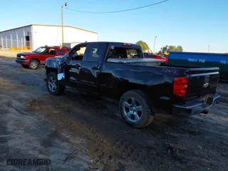2018 Chevrolet Silverado 1500 LT with VIN 1GCVKREC1JZ292441, listed as a IAAI auction lot 41074213 with 146,607 mi miles. Bid and sale history available at carsss.com. Image 3.