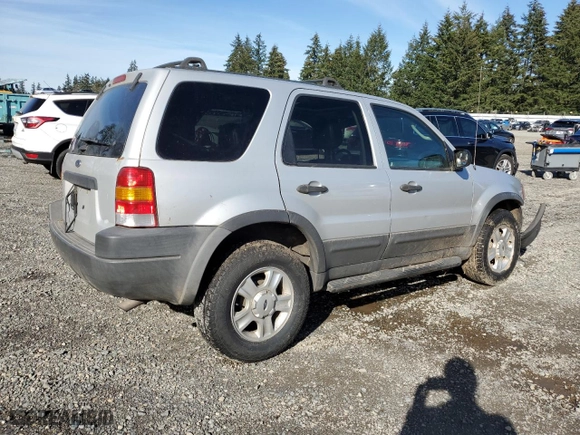 2003 Ford Escape XLT Popular 2 with VIN 1FMYU93193KC40989, listed as a Copart auction lot 50424235 with 92,238 mi miles and Salvage Title. Bid and sale history available at carsss.com. Image 3.