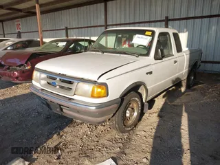 1996 Ford Ranger XL with VIN 1FTCR14AXTPA01390, listed as a IAAI auction lot 39651535 with 189,377 mi miles. Bid and sale history available at carsss.com. Image 2.